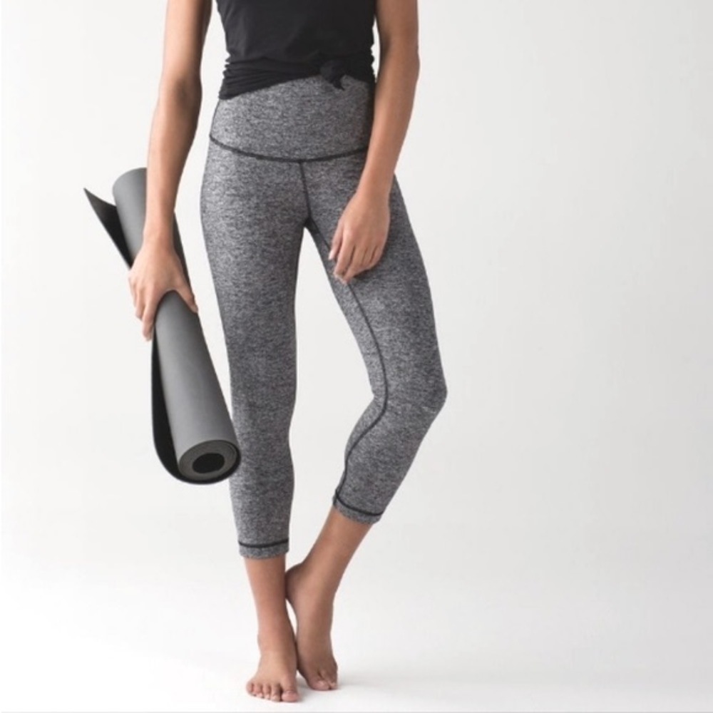 Lululemon Wunder Under Mid Rise Printed Capri Leggings